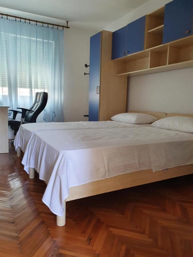 Apartman Noa Книн Экстерьер фото